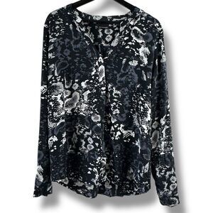 Trouve Size L 100% Silk Long Sleeve Blouse Black White‎ Gray Snake Animal Print